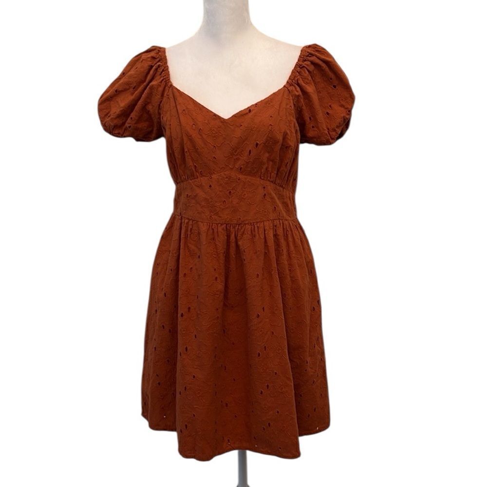 Dizzy Lizzy szM puff sleeve eyelet flower embossed elastic back mini dress EUC